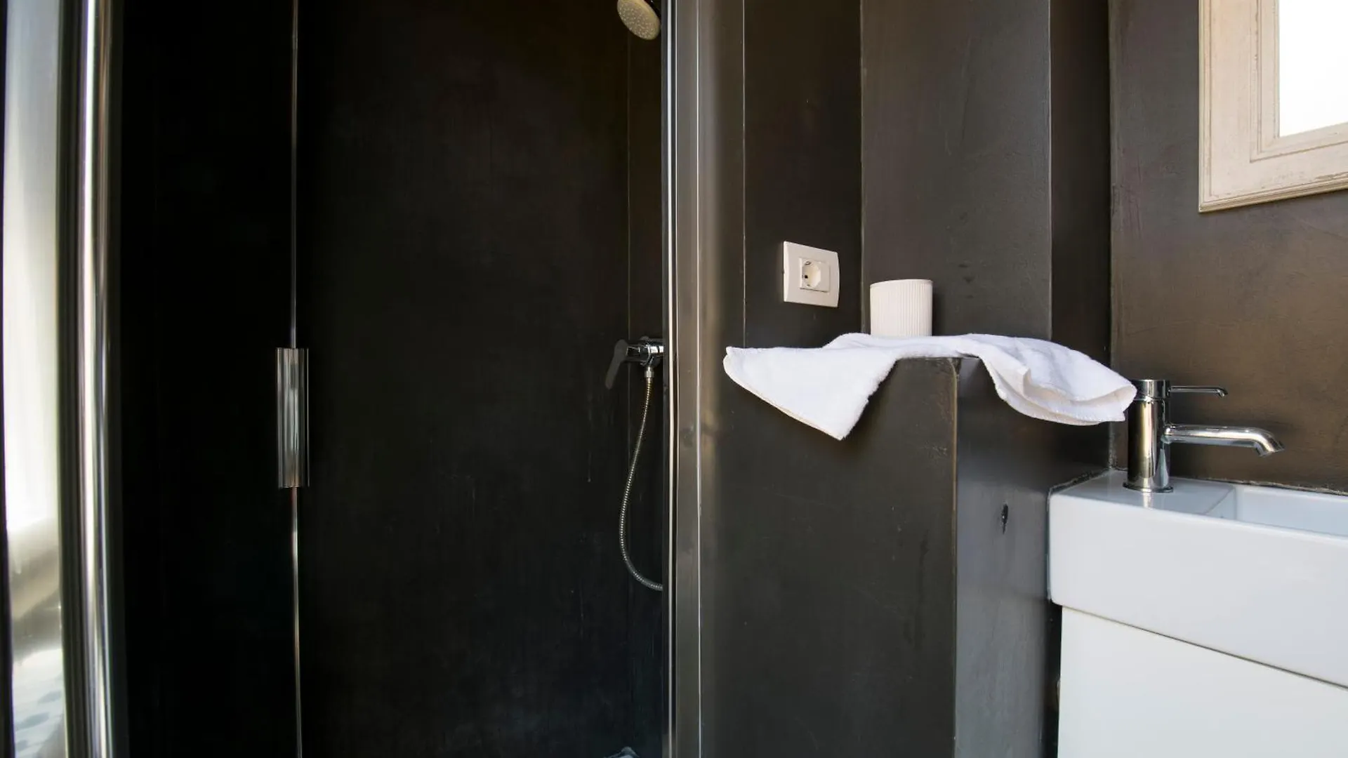 Starhouse 5 Min To City Center & Wifi Apartment Verona